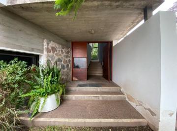 Casa de 5 ambientes, Córdoba · Casa en Venta en Villa Belgrano