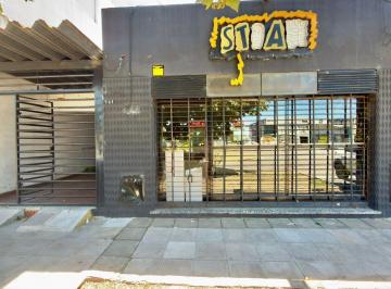 Casa · 224m² · 6 Ambientes · 1 Cochera · Casa con Local en Venta - Av 13 E/ 526 y 527