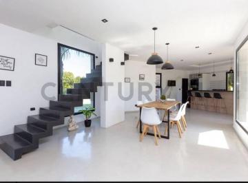Casa · 340m² · 4 Ambientes · 6 Cocheras · Venta/permuta Casa 5 Ambientes en Barrio Cerrado "Haras San Pablo" General Rodriguez