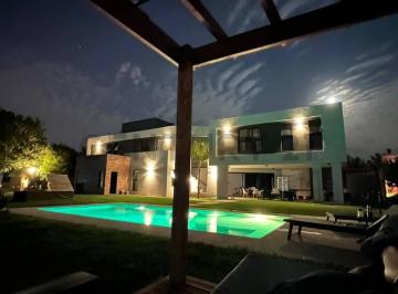 Casa · 340m² · 4 Ambientes · 6 Cocheras · Venta/permuta Casa 5 Ambientes en Barrio Cerrado "Haras San Pablo" General Rodriguez