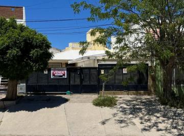IMN-IMN-10_2 · Casa en Barrio Sur con Pileta - Berutti 372
