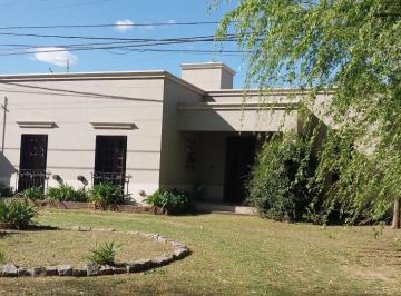 Casa de 8 ambientes, San Antonio de Areco · Casa con 670 m² con 3 Dorm. en Venta en San Antonio de Areco
