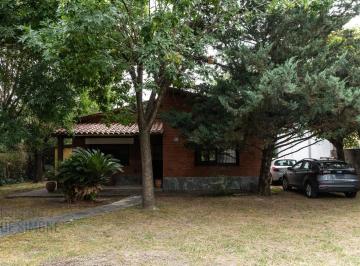 Quinta vacacional · 107m² · 3 Ambientes · 1 Cochera · Quinta en Venta en Paso del Rey