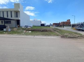 Terreno · 360m² · Terreno en Docta Av