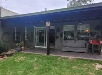 Casa · 140m² · 4 Ambientes · 2 Cocheras · Venta Casa Cuatro Ambientes con Piscina, Sierra de Los Padres, Mar del Plata