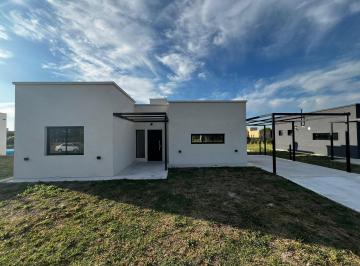 Casa · 120m² · 4 Ambientes · 4 Cocheras · Casa a Estrenar en Barrio Cerrado Beneville Canning