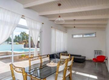 Casa · 190m² · 4 Ambientes · Casa en Bahia Blanca