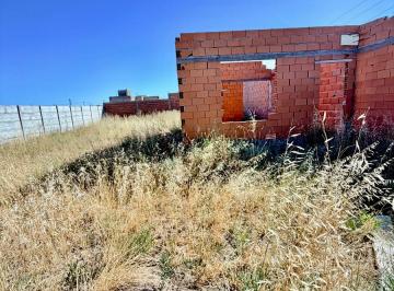 Terreno , Bahía Blanca · Lote + Construcción en Venta