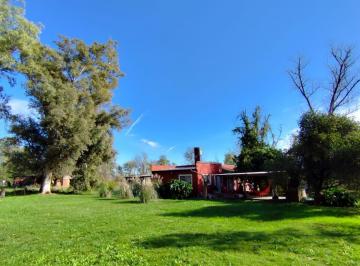 Quinta vacacional · 133m² · 4 Ambientes · Hermosa Casa Quinta en Venta en Olivera, Lujan