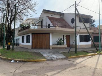 Casa · 108m² · 4 Ambientes · 1 Cochera · Casa - Temperley Este