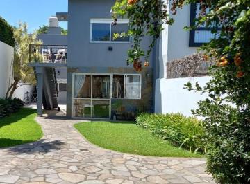 Casa · 302m² · 6 Ambientes · 2 Cocheras · Casa en Venta en Olivos, Vicente López, G. B. a. Zona Norte