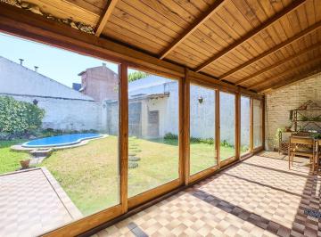 Casa · 228m² · 4 Ambientes · Casa 4 Ambientes con Jardin en Ramos Mejia