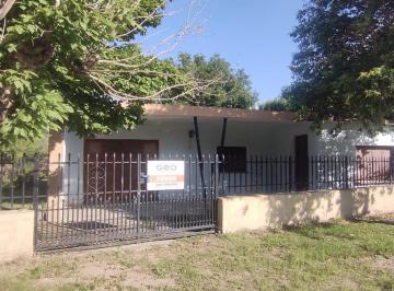 Casa · 70m² · 3 Ambientes · 1 Cochera · Grupo Geo Vende Casa a Refaccionar en San Isidro