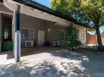 Casa · 160m² · 7 Ambientes · 2 Cocheras · 426 Entre 138 y 139 El Rincon - Dos Casa en Block en Venta