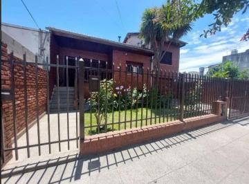 Casa de 4 ambientes, San Miguel · Venta o Permuta Hermoso Chalet en El Centro de San Miguel