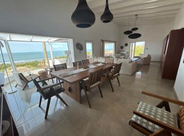 Casa de 6 ambientes, Balneario Sauce Grande · Casa en Venta Frente Al Mar - Balneario Sauce Grande - Monte Hermoso