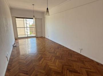 Departamento de 3 ambientes, Almagro · 3 Ambientes – Contrafrente – Balcon – Dep. de Servicio – Muy Luminoso