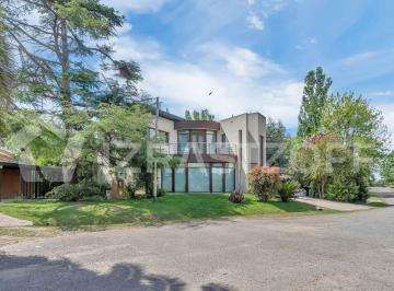 Casa · 169m² · 5 Ambientes · 2 Cocheras · Casa en Venta con Impresionante Vista Al Golf Enlarena Cc, Pilar. Oportunidad