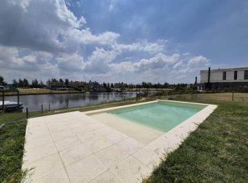 Casa · 350m² · 5 Ambientes · 2 Cocheras · Casa con Lote Al Rio, El Naudir Aguas Privadas