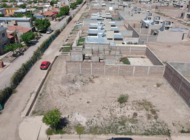 Terreno · 240m²