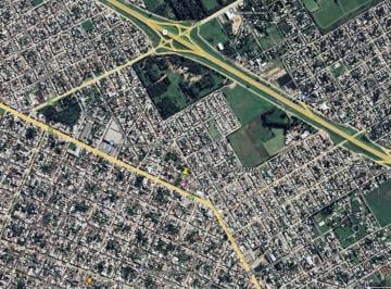 Casa · 90m² · 3 Ambientes · 2 Cocheras · Casa en Venta - 3 Dormitorio 2 Baños - 280 m² - Lujan