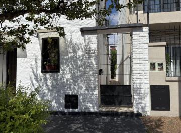PH de 3 ambientes, San Isidro · Encantador PH Tipo Casa en Martínez con 2 Dorm. y Escritorio