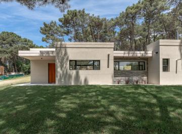 Casa · 136m² · 4 Ambientes · Casa en Venta Pinamar Alamos