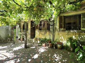 Terreno · 250m² · 6 Ambientes · 2 Cocheras · Venta de Terreno en Tapiales Muy Buena Ubicacion 381 m²