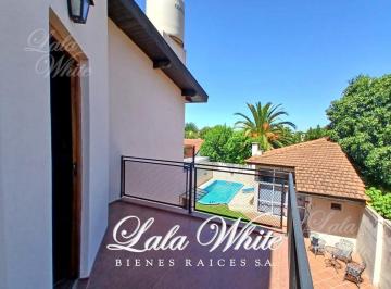Casa · 174m² · 3 Dormitorios · 3 Cocheras · Casa en Venta con Quincho y Pileta en Monte Grande, Esteban Echeverría