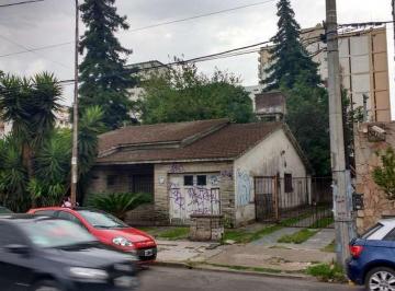 Terreno · 1159m² · El Terreno Está Ubicado en El Corazón de Ramos Mejía Zona Oeste del Amba.
