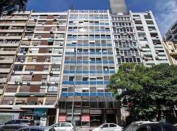 Oficina comercial · 175m² · 1 Cochera · Oficina de 175 m², Al Frente con Balcón Terraza. Vista Abierta, Muy Lumionosa. Muy Buen Estado