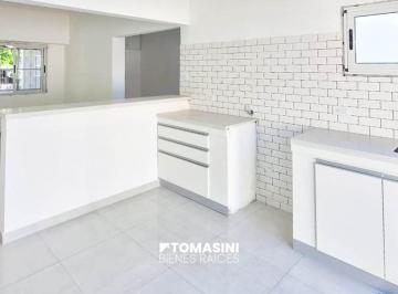 Casa · 140m² · 4 Ambientes · 1 Cochera · Casa 3 Ambientes con Dependencia