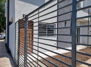 Casa de 3 ambientes, Morón · Venta Excelente Duplex a Estrenar 3 Amb con Cochera en Castelar