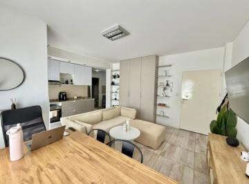 Departamento · 43m² · 2 Ambientes · Excelente Departamento de 2 Ambientes con Balcon y Cochera.