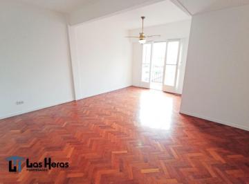 Departamento de 3 ambientes, Parque Chacabuco · Muy Buen Semipiso en Venta 3 Amb - Parque Chacabuco