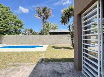 Casa · 162m² · 3 Ambientes · 4 Cocheras · Oportunidad Venta Casa Quinta Pileta Quincho y Deposito Escucha Ofertas