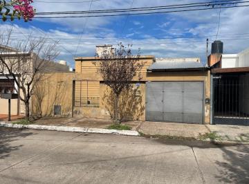 Casa de 7 ambientes, Córdoba · Casa en Venta, B° Carola Lorenzini, Estilo, Inmejorable Ubicación, Imperdible!