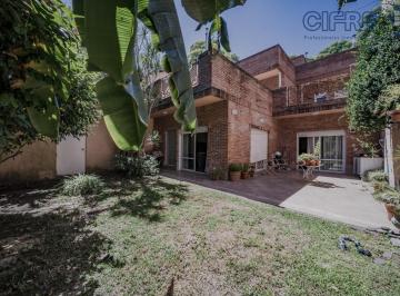 Casa · 234m² · 4 Ambientes · 2 Cocheras · Casa 4 Ambientes en 2 Plantas con Ascensor, Jardin y Cochera Para 2 Autos (Lote 10x23)
