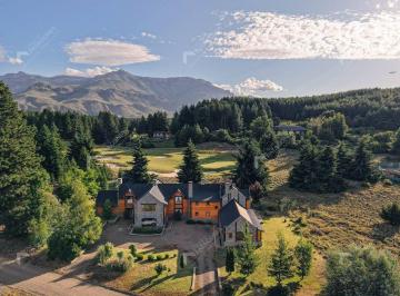 Casa de 8 ambientes, San Martín de los Andes · Casa de Diseño en Venta Chapelco Golf & Resort San Martin de Los Andes