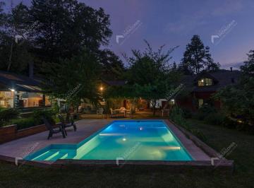 Casa de 7 ambientes, San Martín de los Andes · Gran Casa con Pileta en Venta Zona Centro San Martín de Los Andes