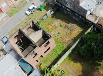 Terreno · 100m² · Venta Permuta. Lote de 17 m de Frente. con Construcción. Pasaje Trento y Milan.
