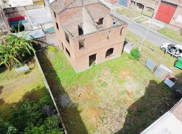 Terreno · 100m² · Venta Permuta. Lote de 17 m de Frente. con Construcción. Pasaje Trento y Milan.