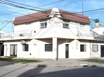 Casa · 80m² · 3 Ambientes · 1 Cochera · Biedma 3600 (Pje. Trives 3810) Entre San Nicolas y Constituciòn