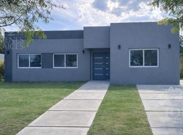 Casa · 160m² · 3 Dormitorios · 4 Cocheras · Casa en El Canton