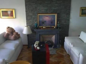 Departamento · 70m² · 4 Ambientes · 1 Cochera · Departamento en Flores