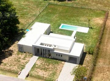 Casa · 220m² · 4 Ambientes · 2 Cocheras · Venta Casa 4 Ambientes Haras San Pablo a Estrenar