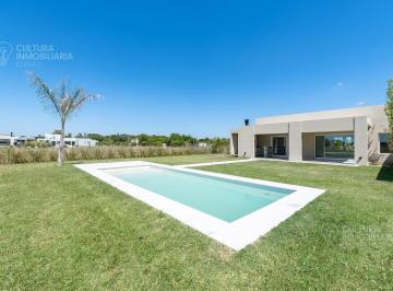Casa · 220m² · 4 Ambientes · 2 Cocheras · Venta Casa 4 Amb. Haras San Pablo General Rodriguez Financia