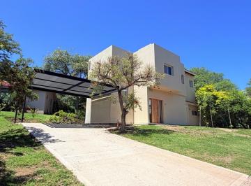 Casa · 215m² · 5 Ambientes · 2 Cocheras · Hermosa Casa en Venta a Estrenar en Country La Rufina