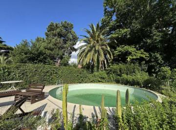 Casa · 311m² · 7 Ambientes · 3 Cocheras · Casa en Venta en Bella Vista