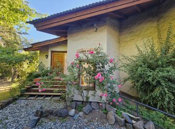 Casa · 250m² · 4 Ambientes · 2 Cocheras · Casa en Venta en Barrio Los Volcanes